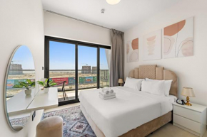 Chic 1 Bedroom Apt with Pool, Gym & Free Parking